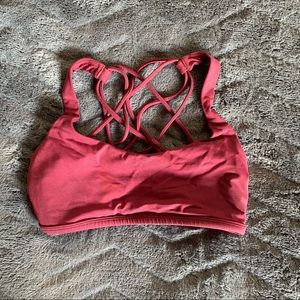 Lululemon free to be sports bra